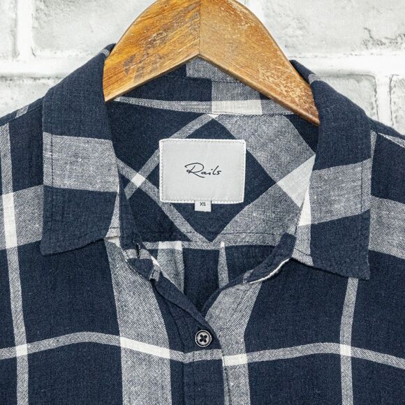 Rails Women's Button up Charlie Shirt in Navy White Plaid Check Size XS - Picture 2 of 7